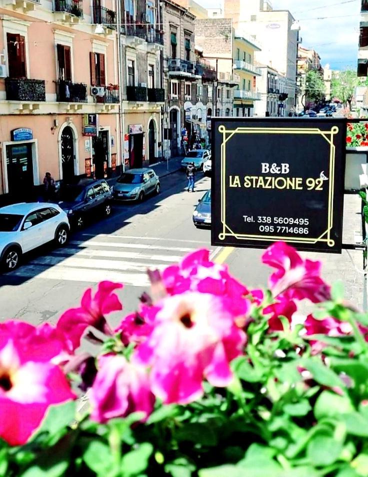 Bed and Breakfast La Stazione 92 Aeroporto di Catania Fontana Rossa Esterno foto