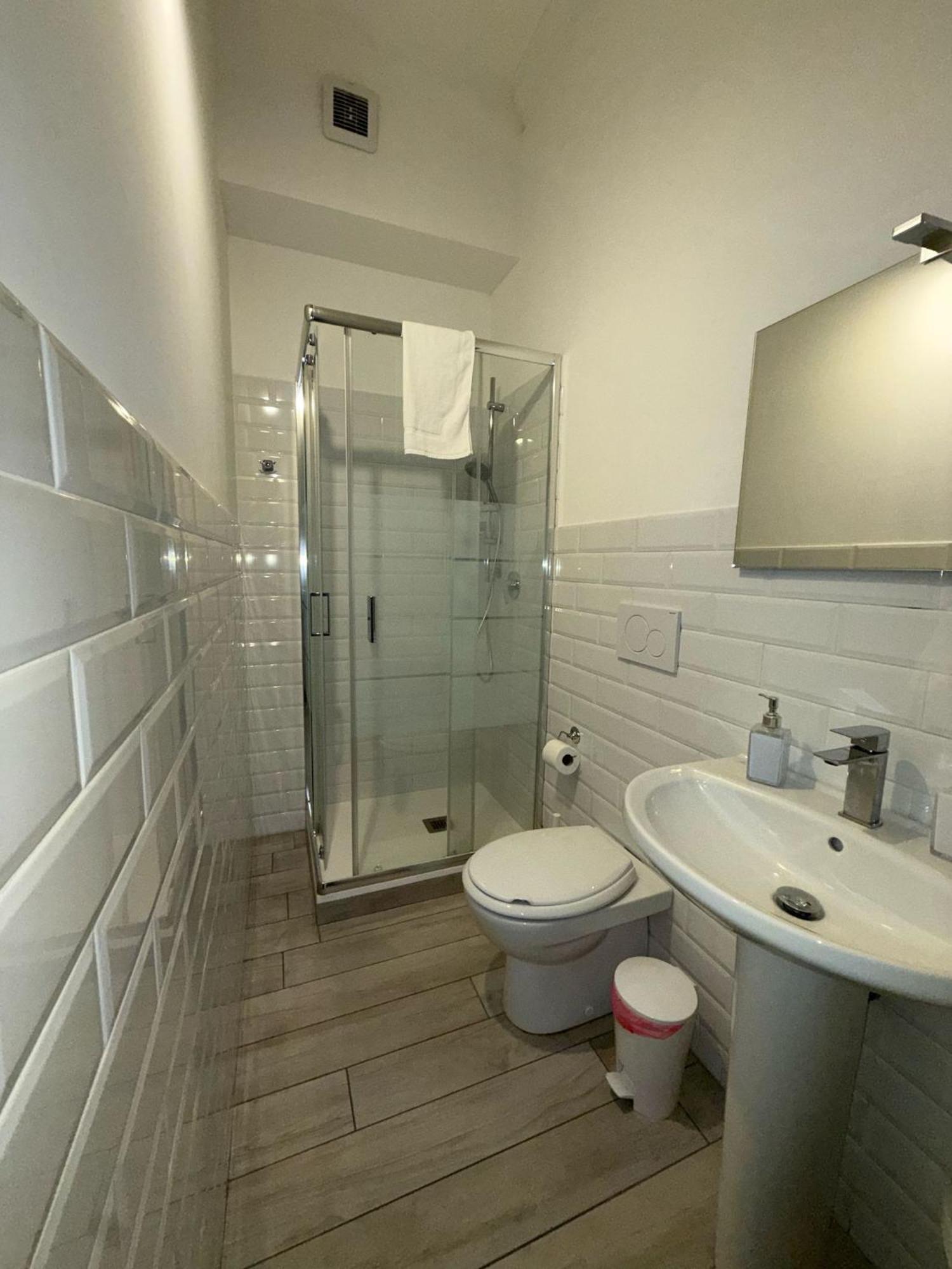 Bed and Breakfast La Stazione 92 Aeroporto di Catania Fontana Rossa Esterno foto